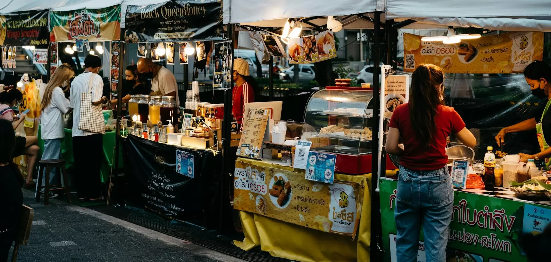 Lokale Spezialitäten in Thailand: Khao Soi, Tom Yum Nudeln & Regionale Küche entdecken